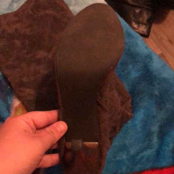 Boots - Picture 3 of 3